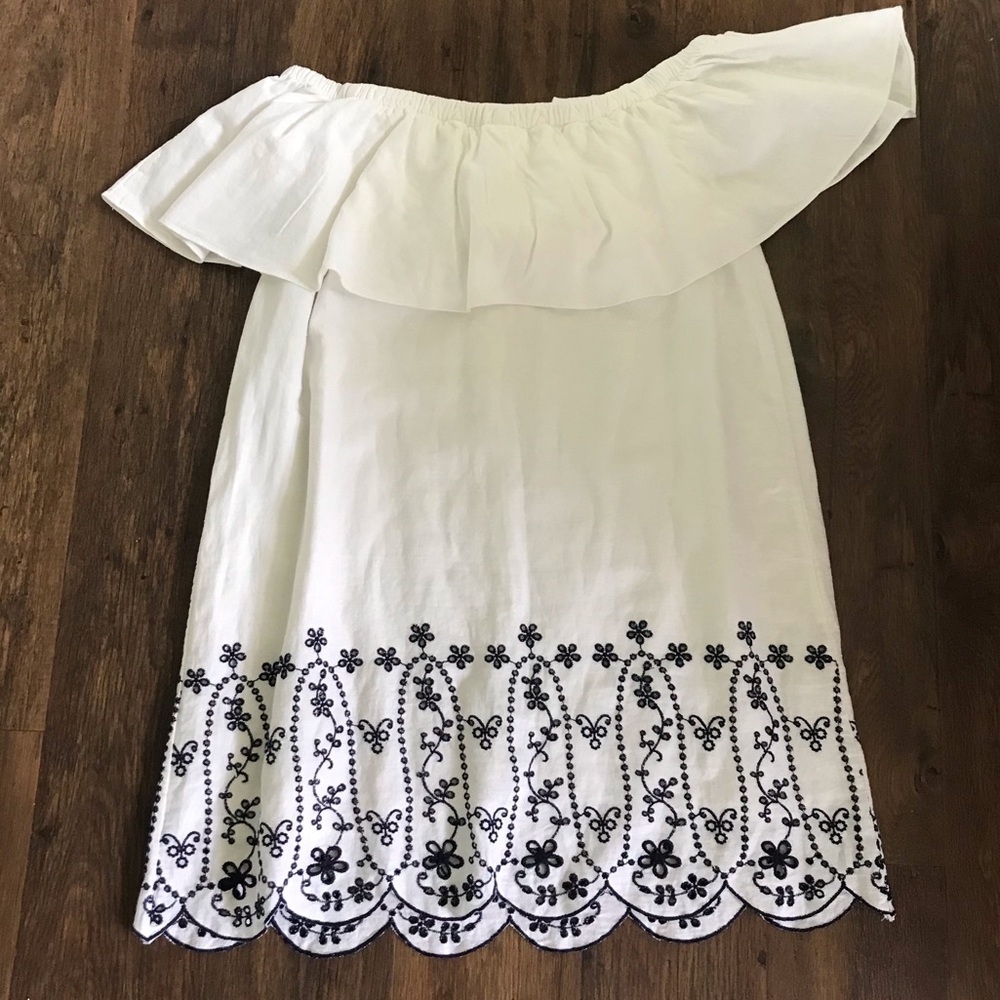 Off the shoulder dress- never worn